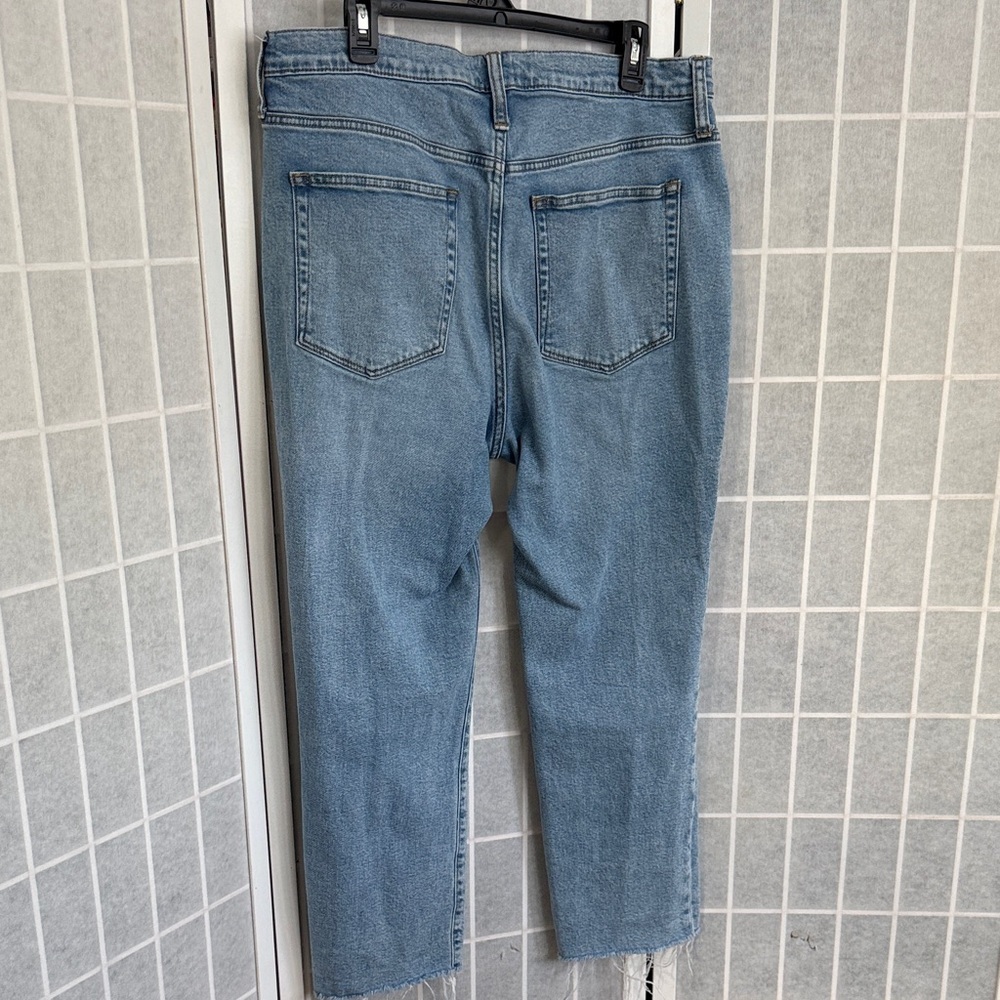 J. Crew Essentail Straight Jean Women’s Size 32 - Picture 5 of 8